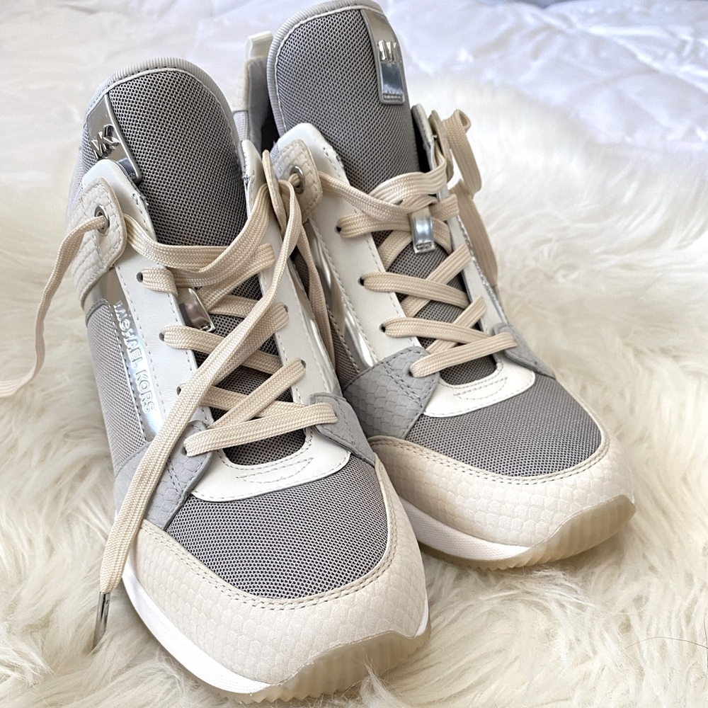 Michael Kors Georgie women’s size 10